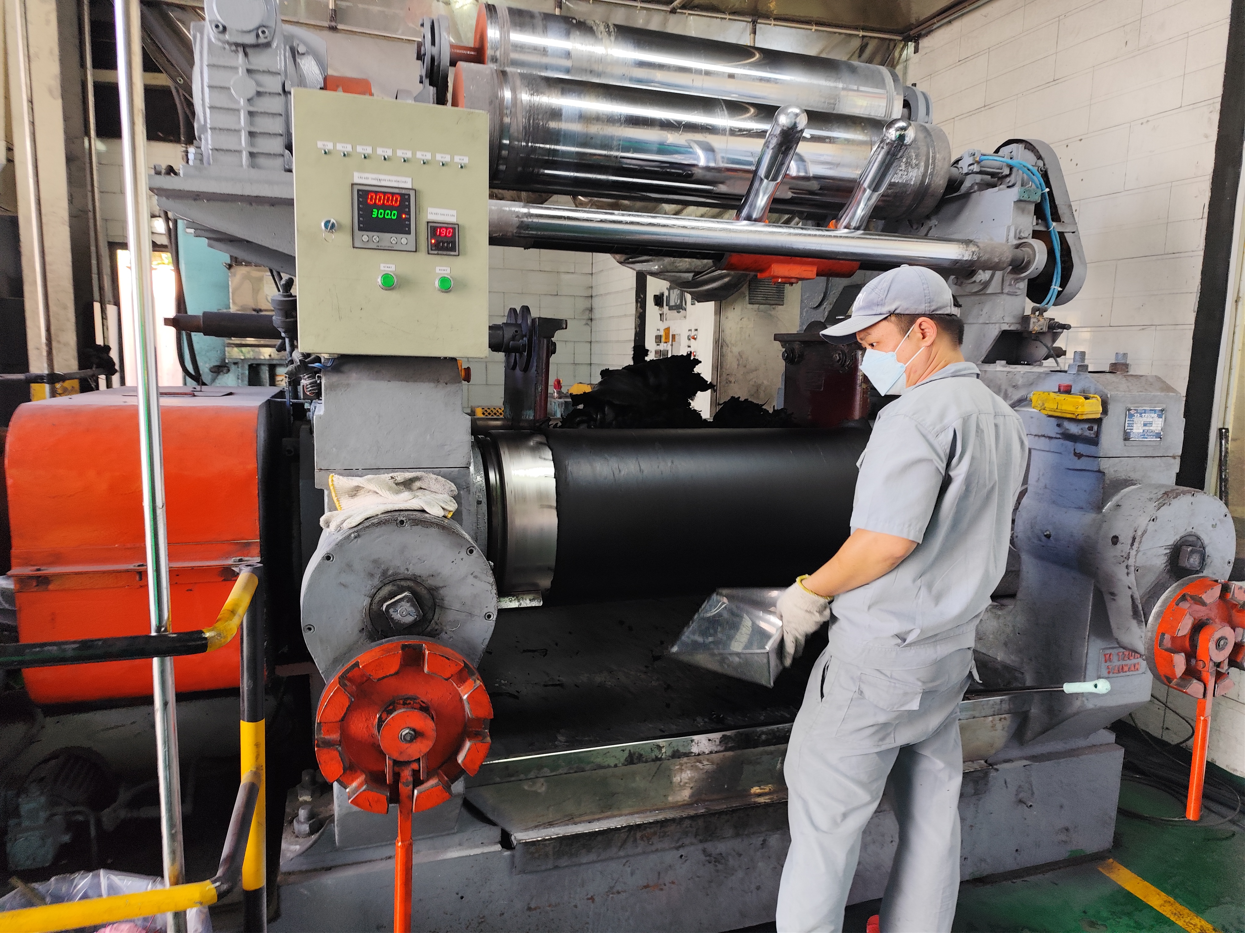 rubber mixing machine (2).jpg